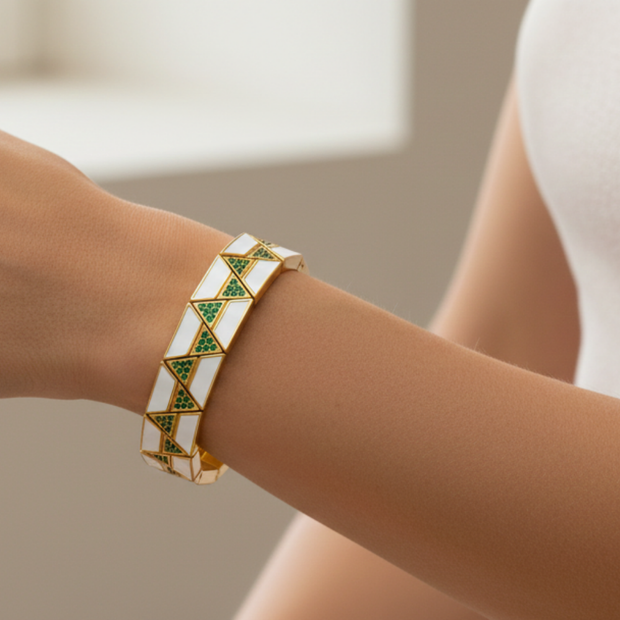 Geometrik Desenli Bileklik - Yeşil -Beyaz - Gold