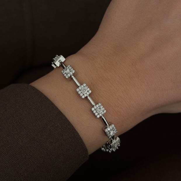 Kare Kesim Zirkon Taşlı Gümüş Renk Geometrik Su Yolu Bileklik
