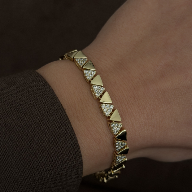 Üçgen Model Zirkon Taşlı Altın Kaplama Geometrik Tasarım Bileklik