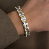 Altın Renk Büyük Kare Kesim Zirkon Taşlı Kalın Premium Su Yolu Kadın Bileklik