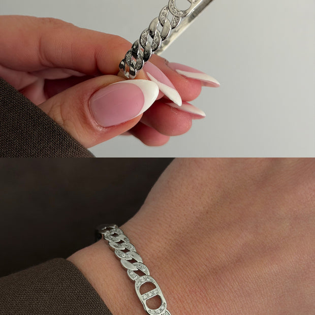 Gümüş Renk Taşlı Zincir Desenli Kelepçe Bileklik