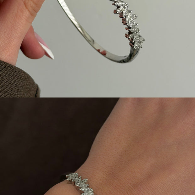 Gümüş Renk Zirkon Taşlı Yaprak Model Kelepçe Bileklik