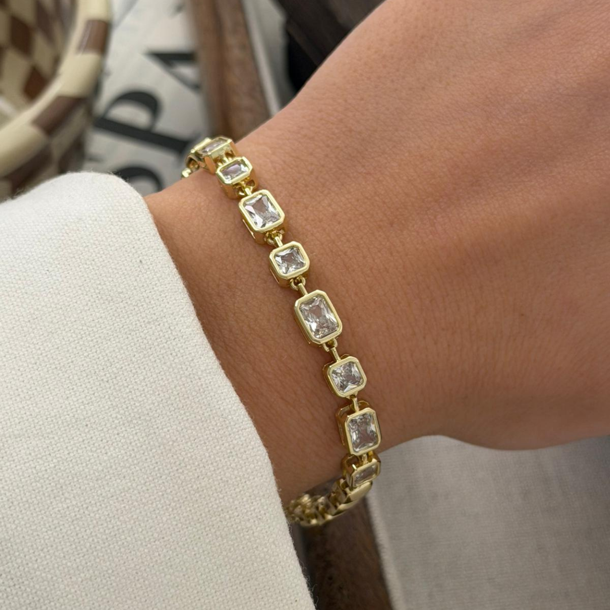 Baget Kesim Kristal Taşlı Çerçeve Model Sıralı Bileklik