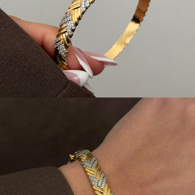 Zikzak Taş Dizilimli V Desenli Örgü Model Gold Kelepçe