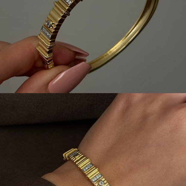 Sıralı Baget Taş Detaylı Modern Gold Kelepçe Bileklik