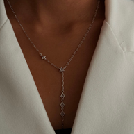 Tasarım Model Taşlı Üçgen Figürlü Sallantılı Silver Kolye