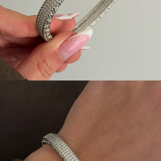 Mikro Pave Zirkon Taşlı Gümüş Renk Su Yolu Kelepçe Bilezik