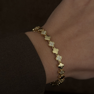 Zirkon Taşlı Yonca Model 14K Kadın Bileklik