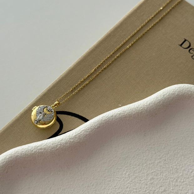 Zirkon Taşlı Yuvarlak Anka Kuşu Figürlü Kolye