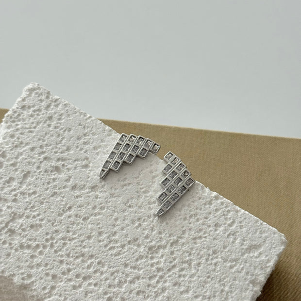 Marka Model Baget Taşlı Geometrik Tasarım Küpe