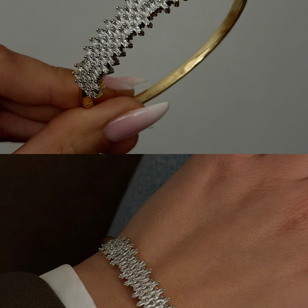 İtalyan Tasarım Gold Çoklu Baget Taşlı Kelepçe Bileklik