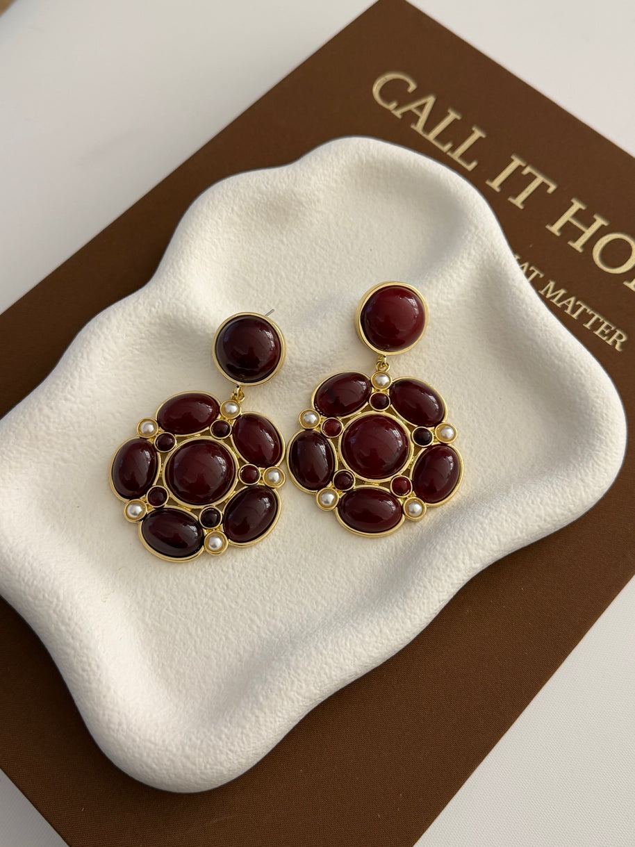 Bordo Taşlı İnci Detaylı Vintage Gold Küpe