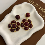 Bordo Taşlı İnci Detaylı Vintage Gold Küpe