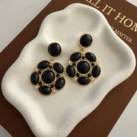 Siyah Taşlı İnci Detaylı Vintage Gold Küpe