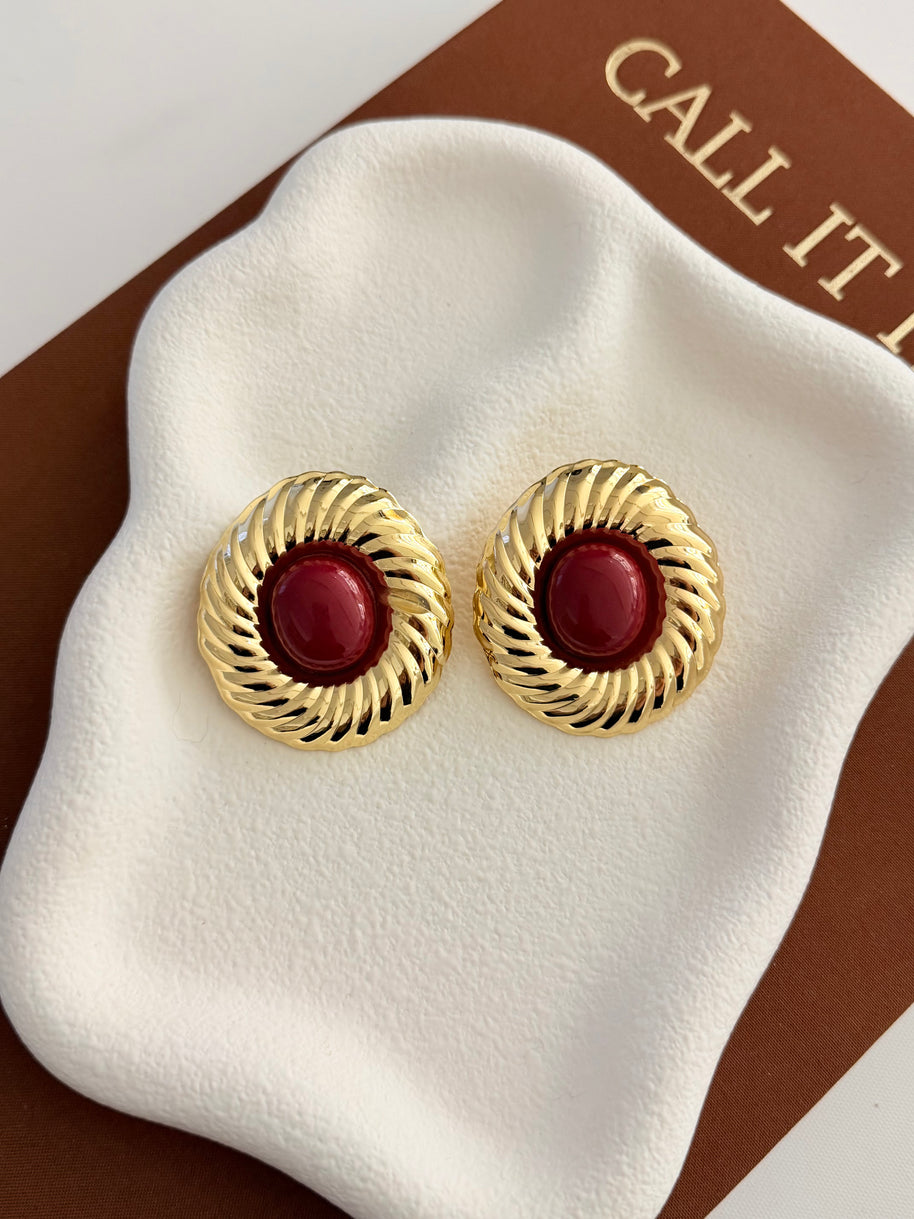 Mango Bordo Taşlı Altın Rengi Burgu Detaylı Yuvarlak Küpe