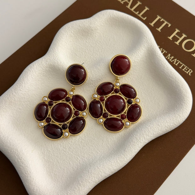Bordo Taşlı İnci Detaylı Vintage Gold Küpe