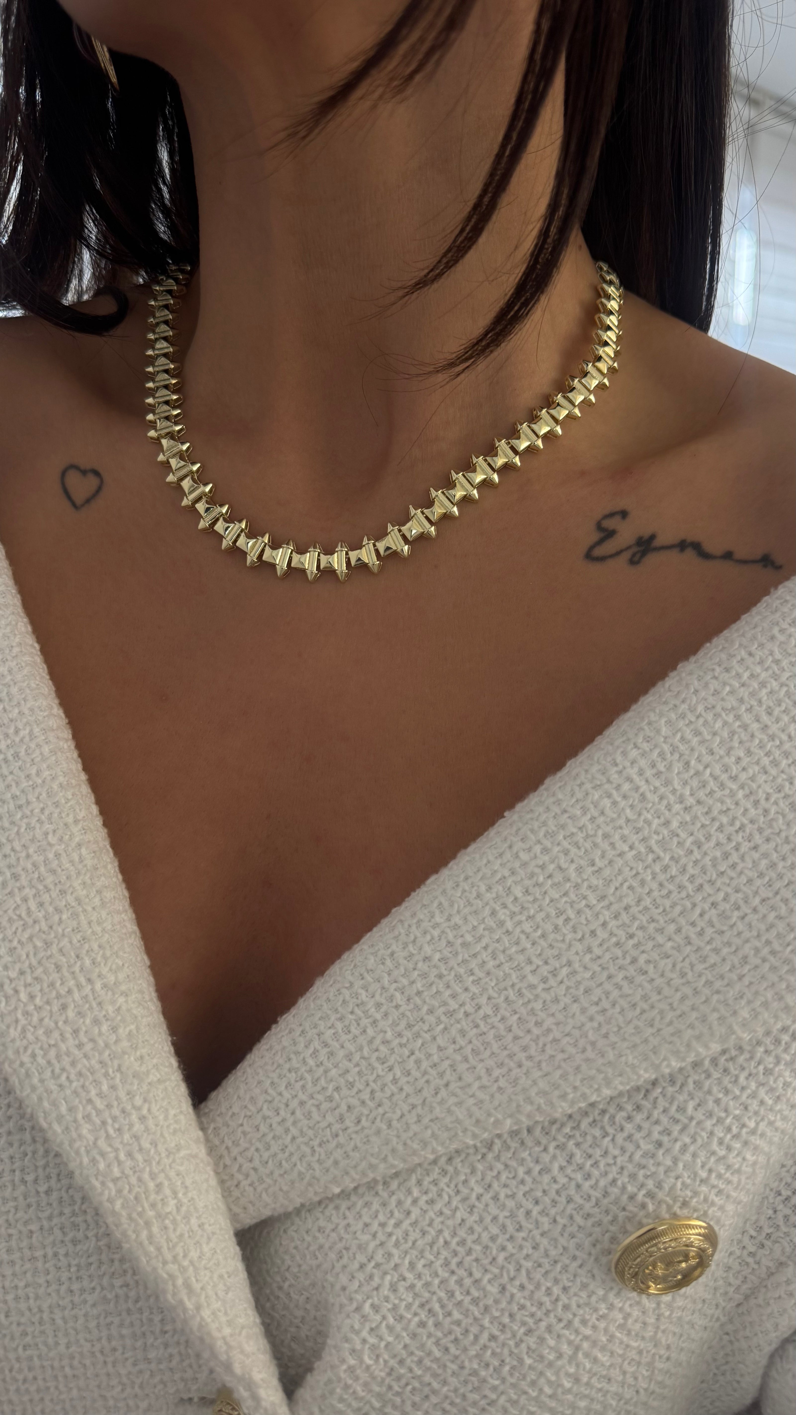 Piramit Çivili Modern Tasarım Choker Kolye
