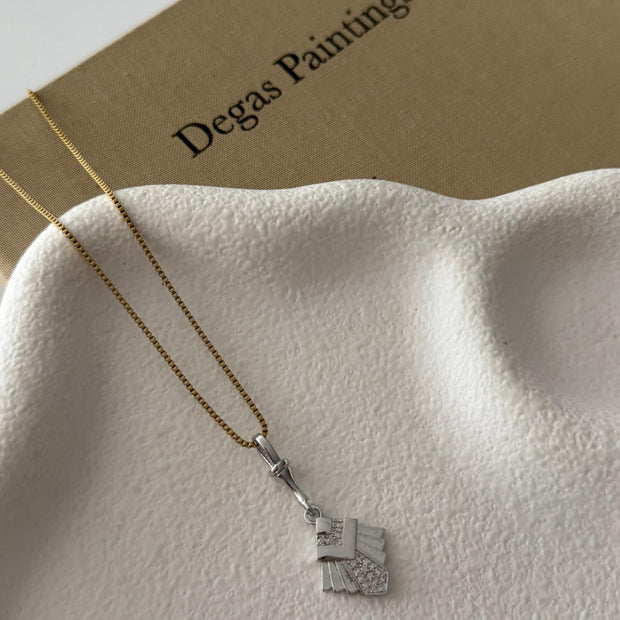 Zirkon Taşlı Işıltılı Yelpaze Model Kolye