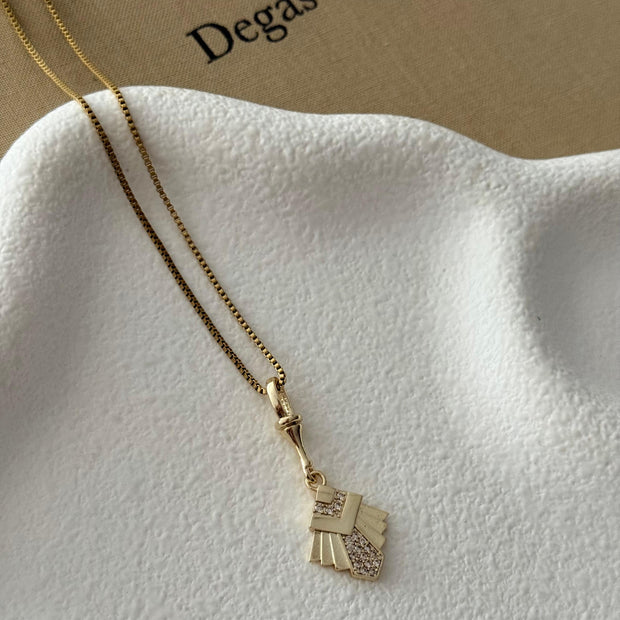 Altın Kaplama Zirkon Taşlı Yelpaze Figürlü Baget Kolye